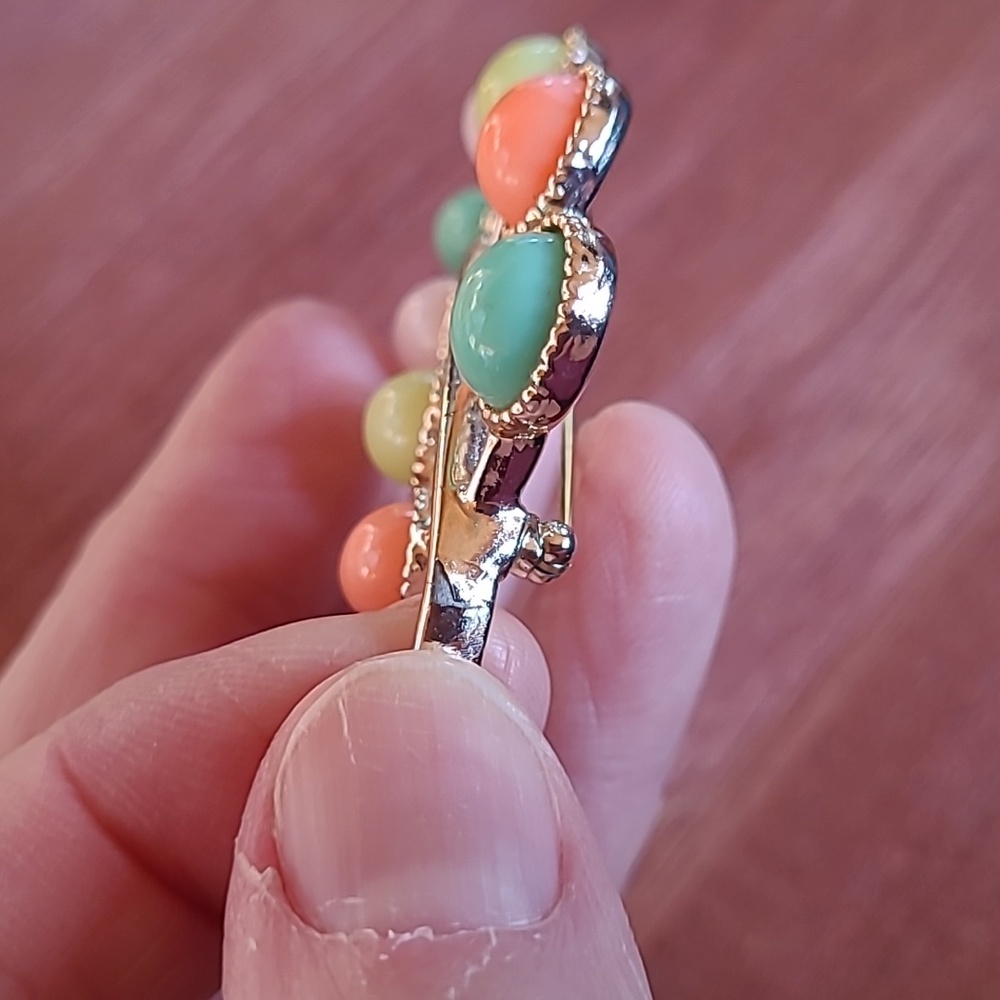 Vintage 1973 Sarah Coventry Candy Land Gold-tone Lucite Pastel Cabochon Brooch - Picture 8 of 8